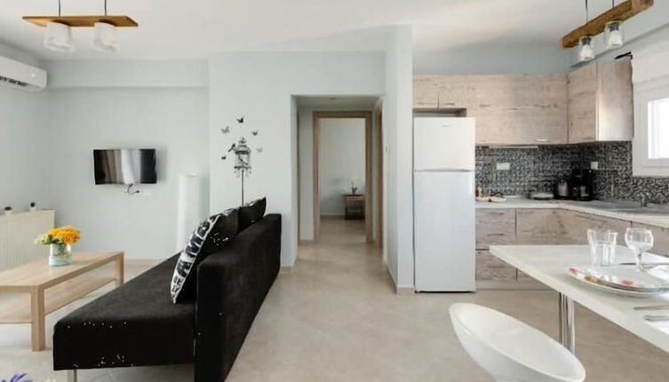 Photo 1 - Bright Spacious Two-bedroom Apartment