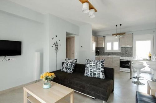 Photo 10 - Bright Spacious Two-bedroom Apartment