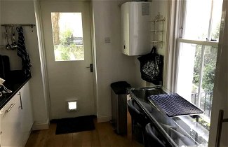 Photo 3 - Spacious 1 Bedroom Apartment in Earls Court