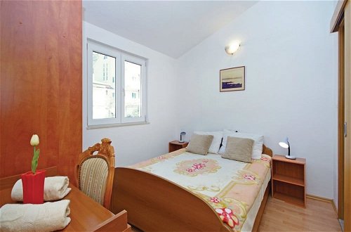 Photo 2 - Comfortable Apartment in Makarska Near to Beach
