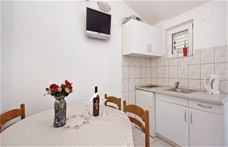 Foto 3 - Comfortable Apartment in Makarska Near to Beach