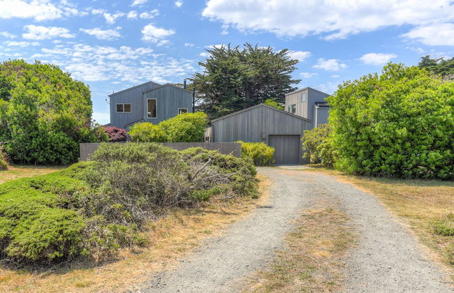 Shell Beach Retreat - Photo 22