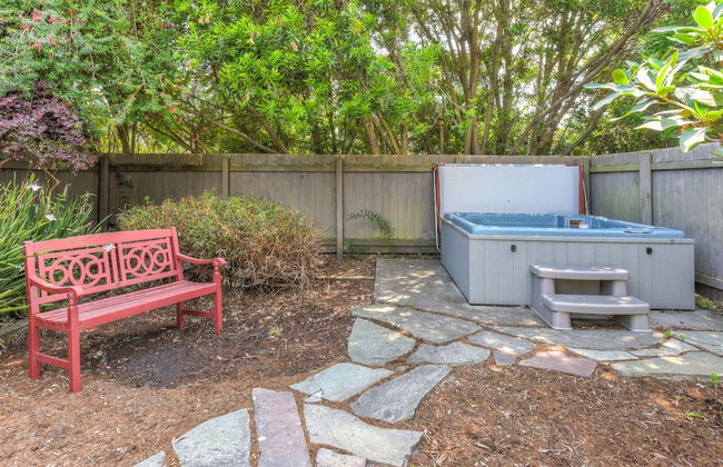 Shell Beach Retreat - Photo 27