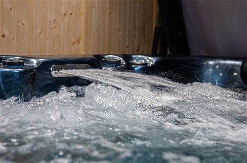 Foto 54 - Private Hot Tub, Sauna, Ice Bath Gym Apartment
