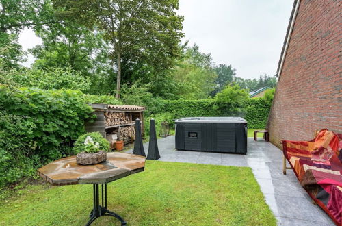 Photo 26 - Cozy Holiday Home with Hot Tub in Lauwersoog by Lake