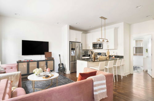 Photo 16 - Hart Suite 11 by Avantstay Gorgeous Town House w/ Modern Amenities in Nashville