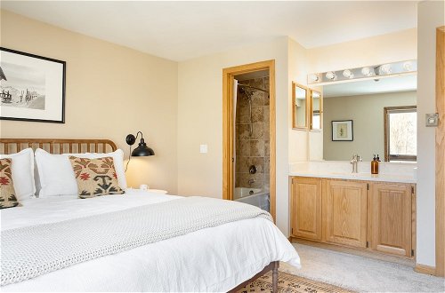 Foto 7 - Cloud 9 by Avantstay Located at the Base of Vail Ski Resort w/ Community Pool & Hot Tub