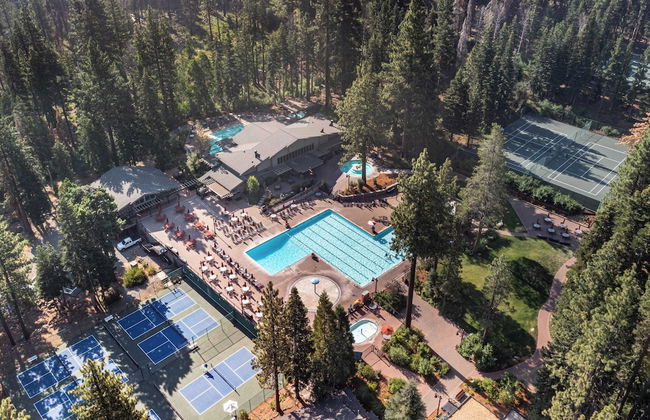 Wolfe by Avantstay 5mins Northstar! w/ Hot Tub, Fireplace, 2 Private Decks! - Foto 41