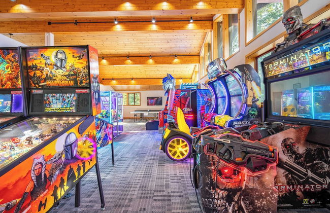 Wolfe by Avantstay 5mins Northstar! w/ Hot Tub, Fireplace, 2 Private Decks! - Foto 36