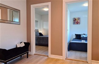 Photo 2 - Bright And Modern - 2-bedroom, Central, Free Parking
