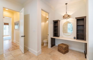 Photo 2 - Parker by Avantstay Radiant Home w/ Stunning Design Close to Beach