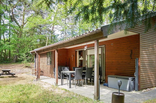 Foto 15 - 6 Person Holiday Home in Ronne