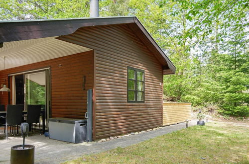 Foto 25 - 6 Person Holiday Home in Ronne