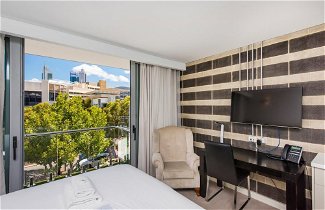 Photo 1 - Elegant 1 Bedroom Hotel Room in the City