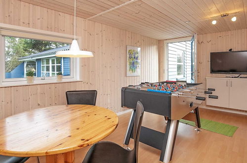 Photo 14 - 8 Person Holiday Home in Ulfborg