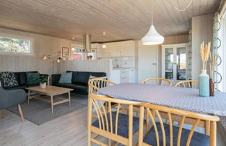 Foto 2 - 6 Person Holiday Home in Oksbol