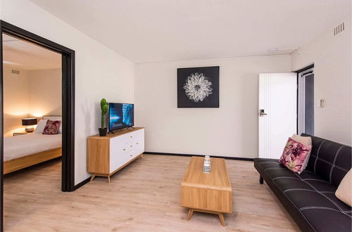 Photo 8 - Convenient 1BR Apartment Close to Foreshore & Cbd