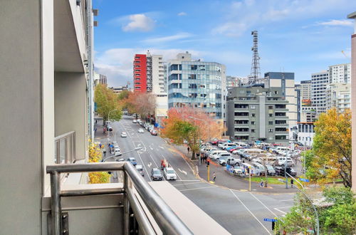 Photo 17 - Chic & Stylish Apartment with Parking