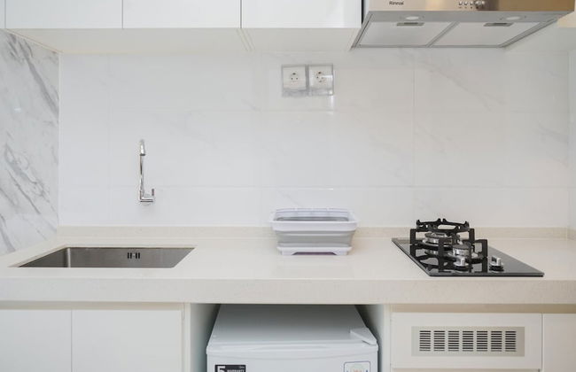 Cozy And Minimalist Studio Room At Sky House Bsd Apartment - Foto 5