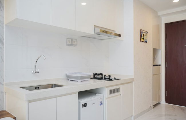 Cozy And Minimalist Studio Room At Sky House Bsd Apartment - Foto 4