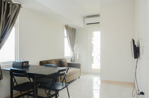 Foto 10 - Comfy 2BR Apartment @ Springlake Summarecon