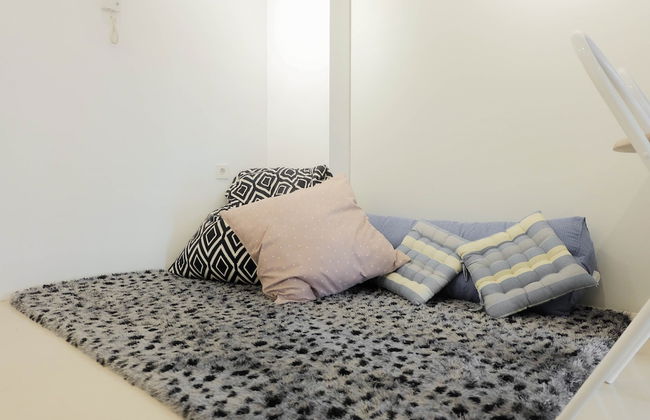 Stylish and Modern 2BR Bassura City Apartment - Foto 7