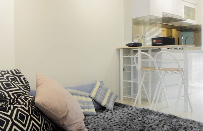 Stylish and Modern 2BR Bassura City Apartment - Foto 16