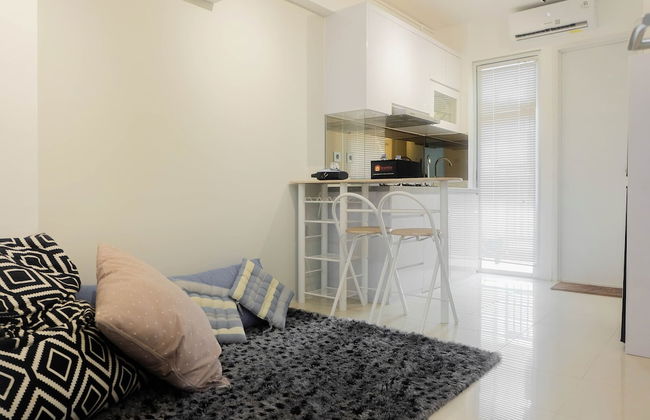 Stylish and Modern 2BR Bassura City Apartment - Foto 15