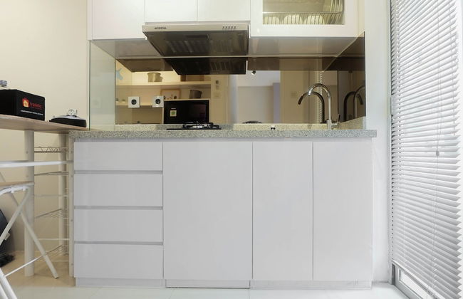 Stylish and Modern 2BR Bassura City Apartment - Foto 14