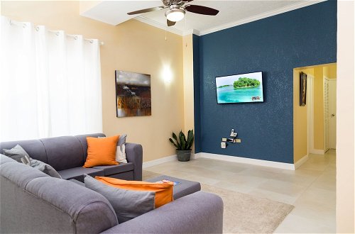 Photo 21 - New Kingston Guest Apartment at Westbury
