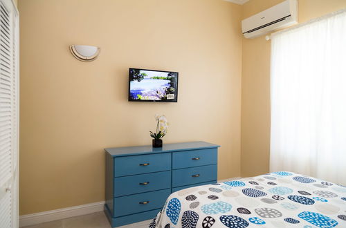 Photo 10 - New Kingston Guest Apartment at Westbury