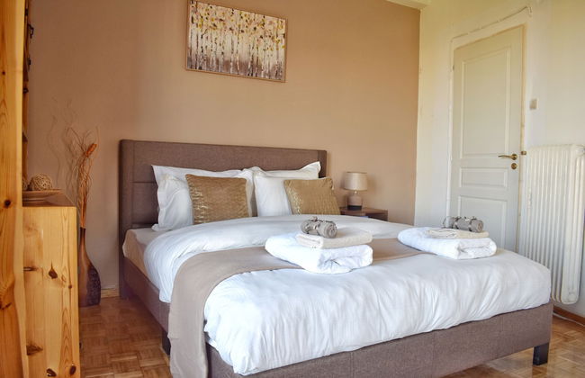 4-bedroom Athens Smart Stay - Base Rate - Extra Customisable - Photo 1