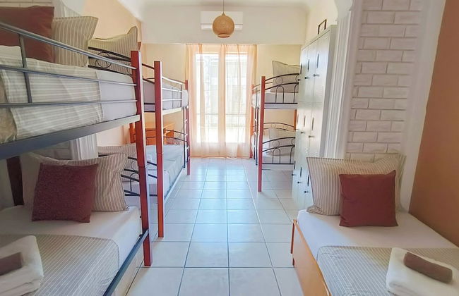 4-bedroom Athens Smart Stay - Base Rate - Extra Customisable - Photo 6