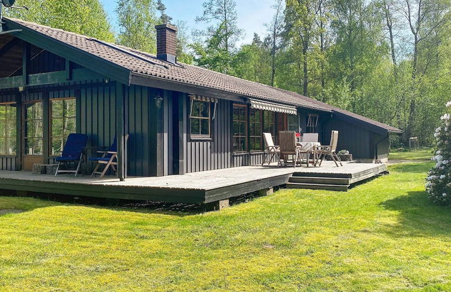Charming Lakeside Cottage Getaway - Foto 32