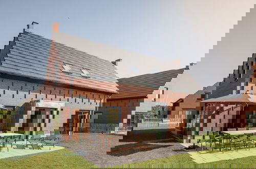 Photo 1 - Villa by Lake Veere With Sauna
