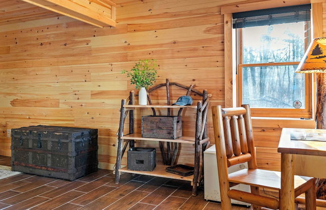 Deer Haven Cabin by Avantstay Waterfront Dock + Firepit - Photo 51