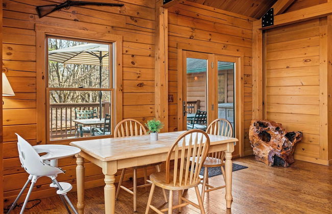 Deer Haven Cabin by Avantstay Waterfront Dock + Firepit - Photo 18