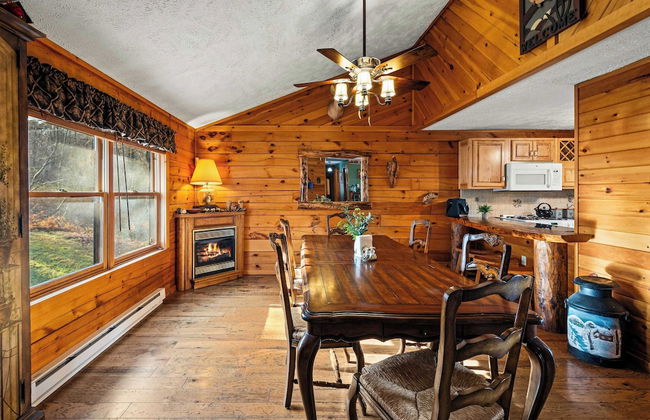 Deer Haven Cabin by Avantstay Waterfront Dock + Firepit - Photo 17