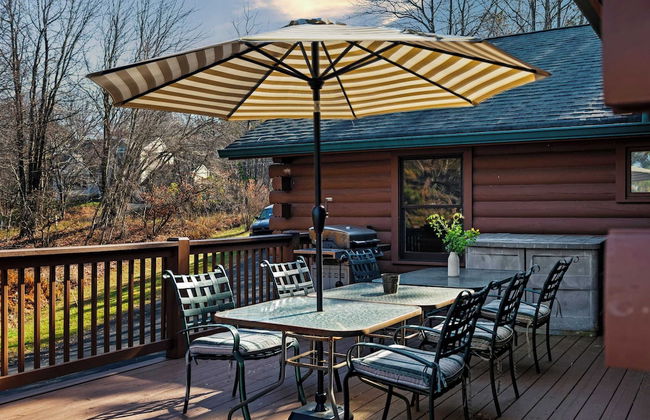 Deer Haven Cabin by Avantstay Waterfront Dock + Firepit - Photo 31