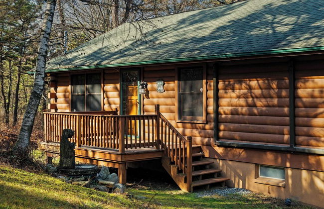 Deer Haven Cabin by Avantstay Waterfront Dock + Firepit - Photo 59