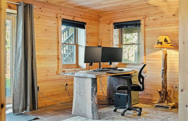 Deer Haven Cabin by Avantstay Waterfront Dock + Firepit - Photo 49