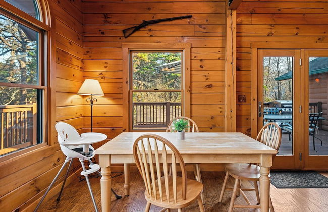 Deer Haven Cabin by Avantstay Waterfront Dock + Firepit - Photo 20