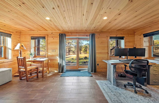 Deer Haven Cabin by Avantstay Waterfront Dock + Firepit - Photo 50