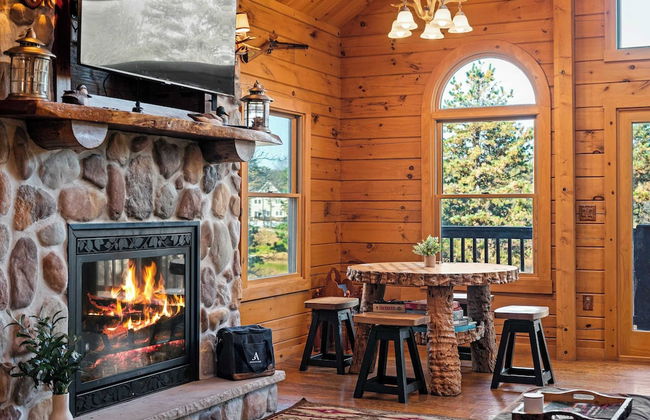 Deer Haven Cabin by Avantstay Waterfront Dock + Firepit - Photo 19