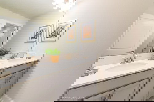 Photo 19 - 4 Bed Storey Lake Resort With Lazy River 4 Bedroom Townhouse by RedAwning