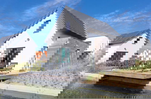 Foto 11 - Modern Holiday Home, Near the Sea