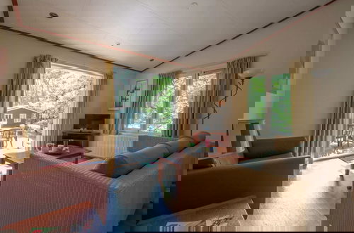Foto 4 - Well Furnished Chalet With Wifi, in Natural Surroundings