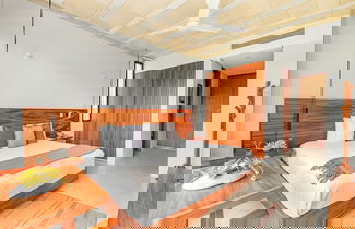 Photo 2 - Lofts with pool