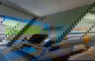 Foto 2 - Seaside Holiday Apartment With a Patio