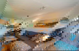 Foto 1 - Seaside Holiday Apartment With a Patio